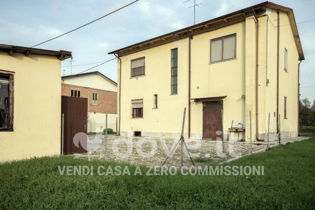 casa indipendente in vendita a Ferrara in zona Cona