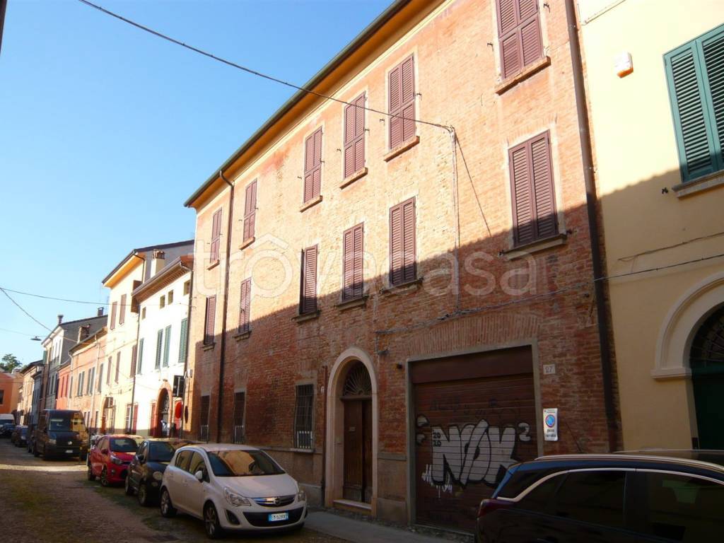 appartamento in vendita a Ferrara in zona Centro Storico