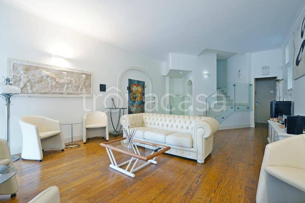 casa indipendente in vendita a Ferrara in zona Centro Storico