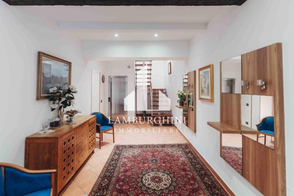 casa indipendente in vendita a Ferrara in zona Centro Storico