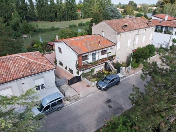 casa indipendente in vendita a Ferrara in zona San Martino