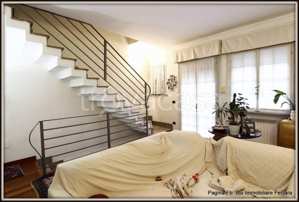 casa indipendente in vendita a Ferrara