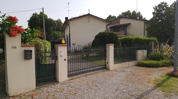 casa indipendente in vendita a Ferrara in zona Centro Storico