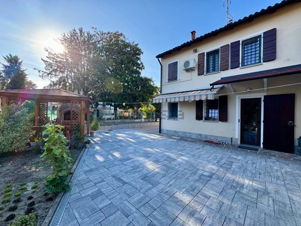 casa indipendente in vendita a Ferrara in zona San Martino
