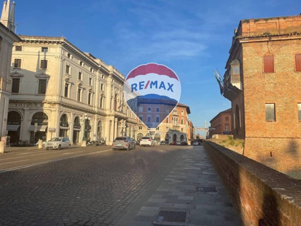 attico in vendita a Ferrara in zona Centro Storico