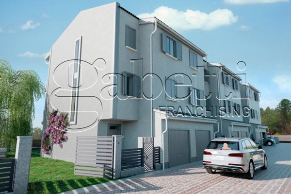 casa indipendente in vendita a Ferrara