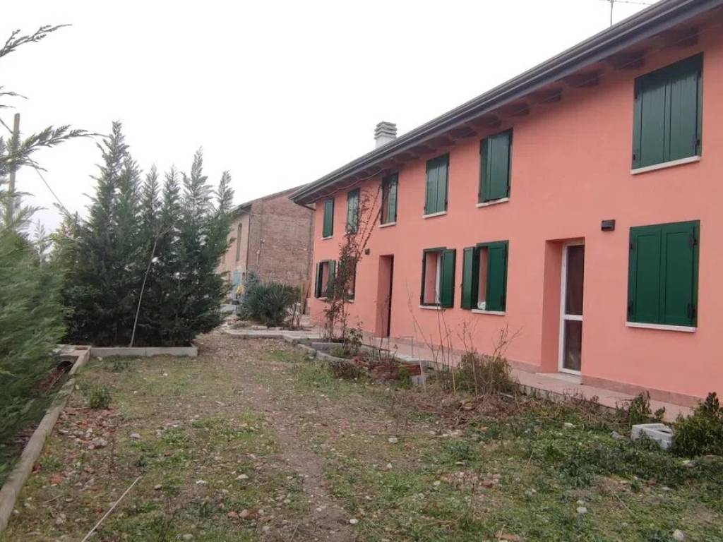 casa indipendente in vendita a Ferrara in zona San Martino