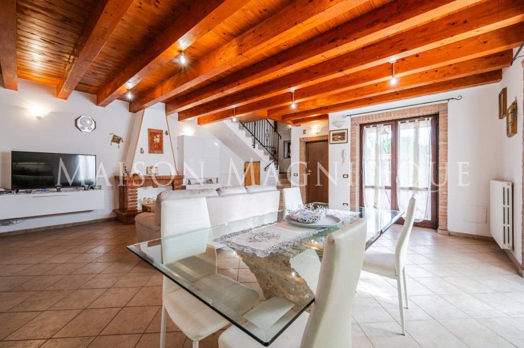 casa indipendente in vendita a Ferrara in zona Centro Storico