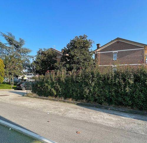 casa indipendente in vendita a Ferrara