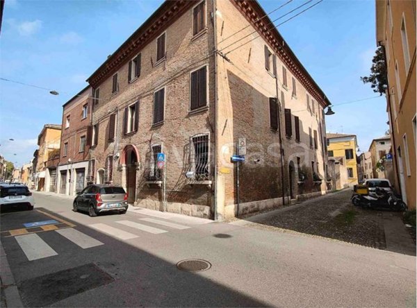 appartamento in vendita a Ferrara in zona Centro Storico