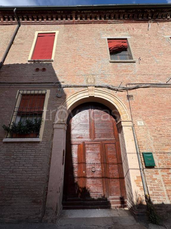 appartamento in vendita a Ferrara in zona Centro Storico