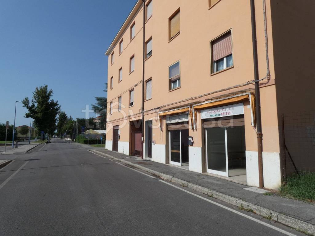 negozio in vendita a Ferrara