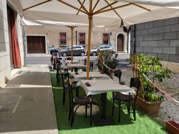 negozio in vendita a Ferrara in zona Centro Storico