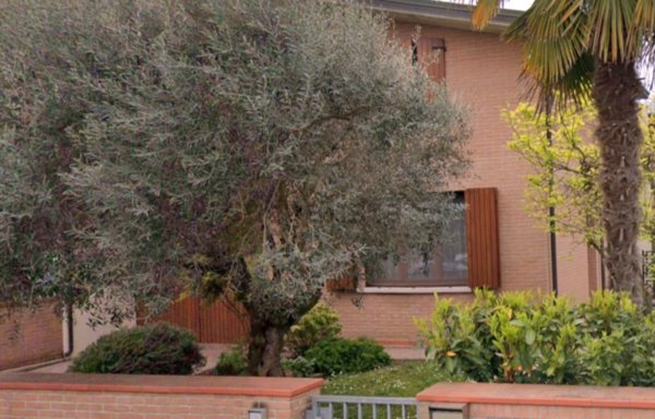 casa indipendente in vendita a Ferrara