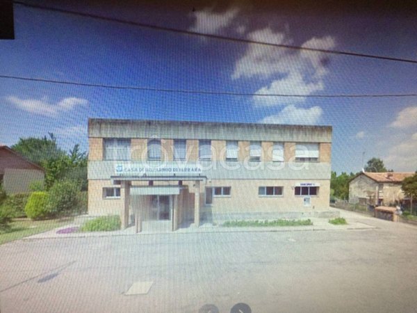 negozio in vendita a Ferrara in zona Denore