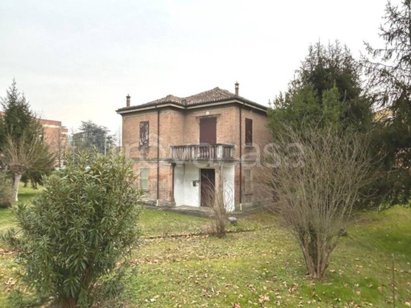 casa indipendente in vendita a Ferrara