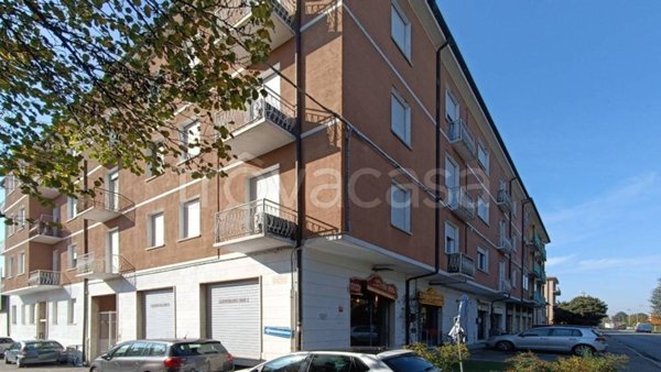 locale commerciale in vendita a Ferrara