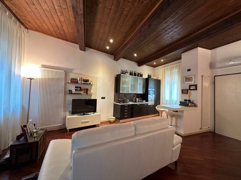 appartamento in vendita a Ferrara in zona Centro Storico