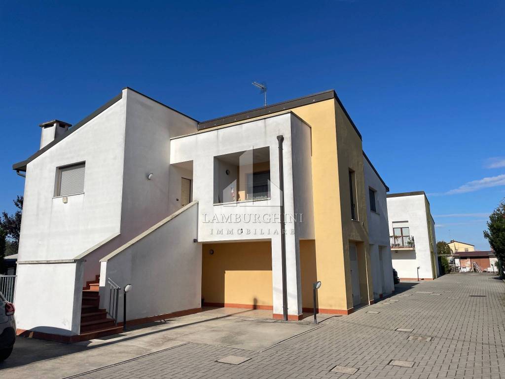 appartamento in vendita a Ferrara in zona Centro Storico