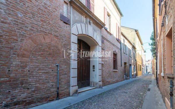 appartamento in vendita a Ferrara in zona Centro Storico