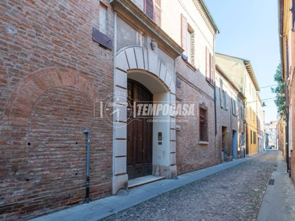 appartamento in vendita a Ferrara in zona Centro Storico