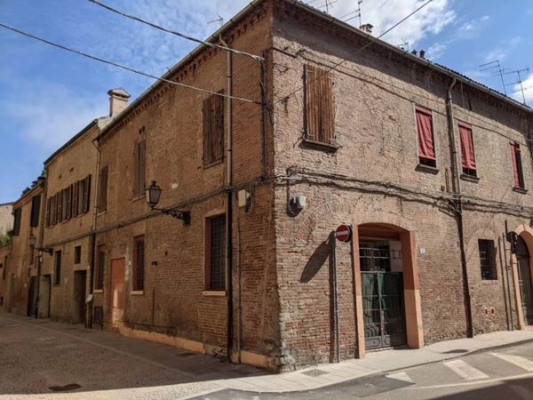 casa indipendente in vendita a Ferrara