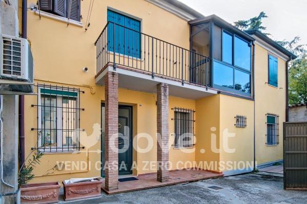 casa indipendente in vendita a Ferrara in zona Centro Storico