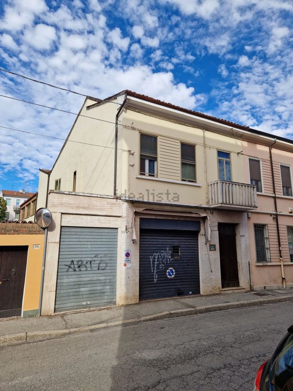 casa indipendente in vendita a Ferrara in zona Arianuova