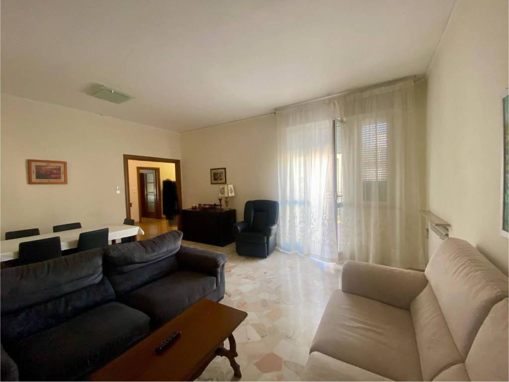 intera palazzina in vendita a Ferrara in zona Centro Storico