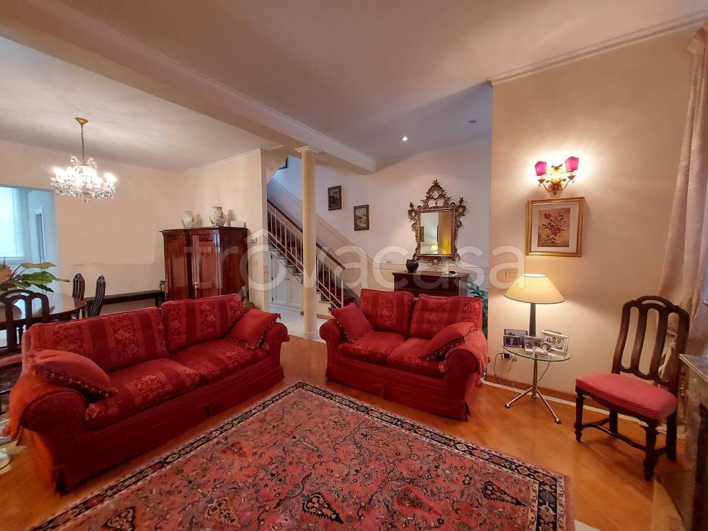 casa indipendente in vendita a Ferrara in zona Centro Storico