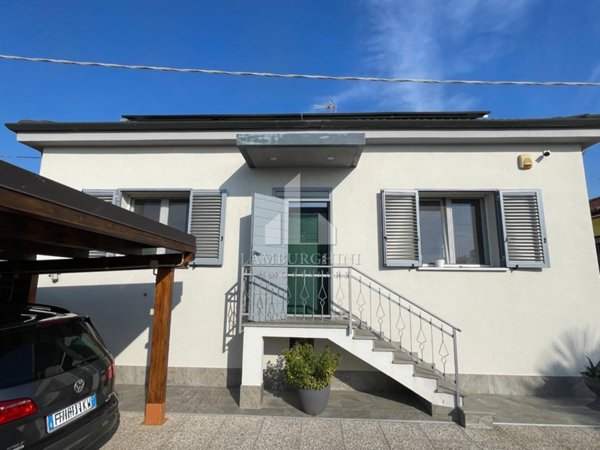 casa indipendente in vendita a Ferrara in zona San Martino