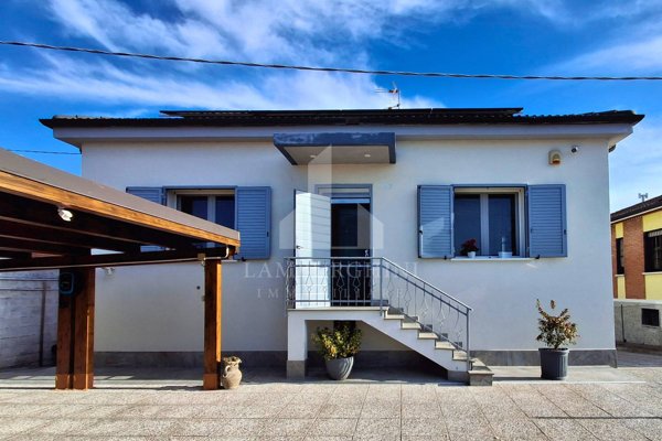 casa indipendente in vendita a Ferrara in zona San Martino