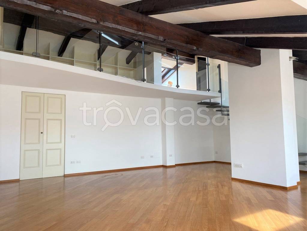 appartamento in vendita a Ferrara in zona Centro Storico