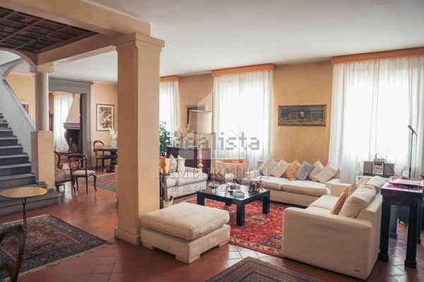 casa indipendente in vendita a Ferrara in zona Centro Storico