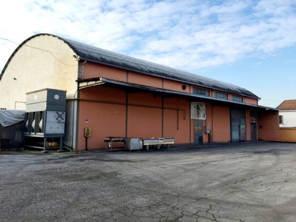 capannone in vendita a Ferrara in zona Porotto / Cassana
