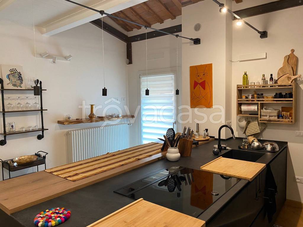 appartamento in vendita a Ferrara in zona Centro Storico