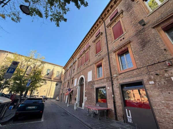appartamento in vendita a Ferrara in zona Centro Storico