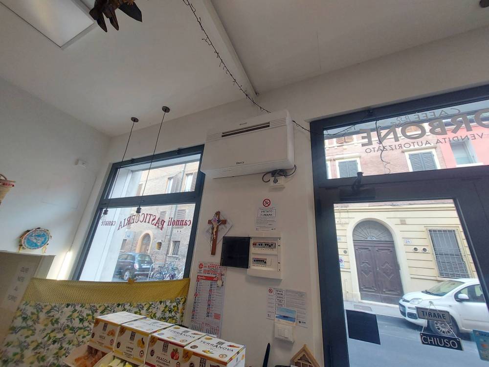 negozio in vendita a Ferrara in zona Centro Storico