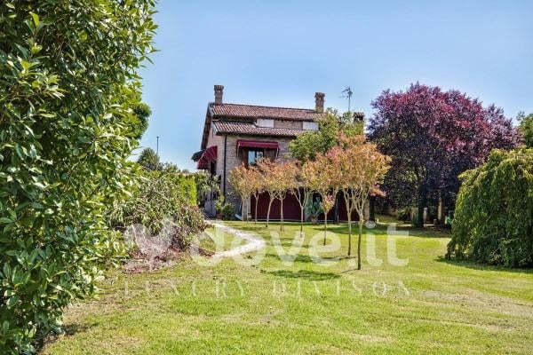 casa indipendente in vendita a Ferrara in zona Cona