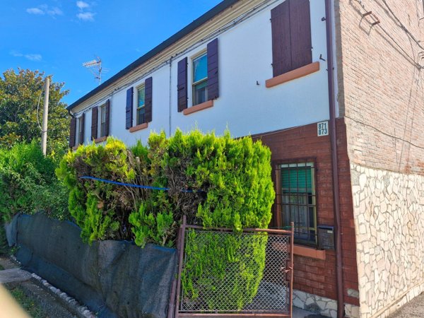 casa indipendente in vendita a Ferrara in zona San Martino