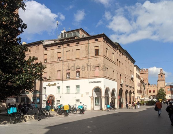 appartamento in vendita a Ferrara in zona Centro Storico
