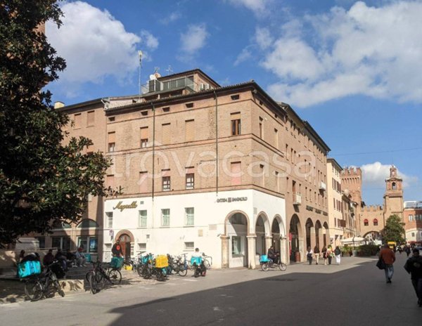 appartamento in vendita a Ferrara in zona Centro Storico