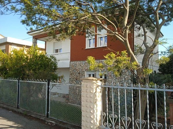 casa indipendente in vendita a Ferrara