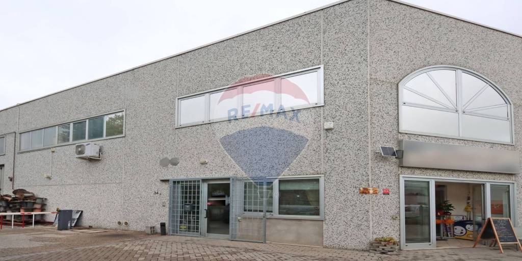 ufficio in vendita a Ferrara in zona Porotto / Cassana