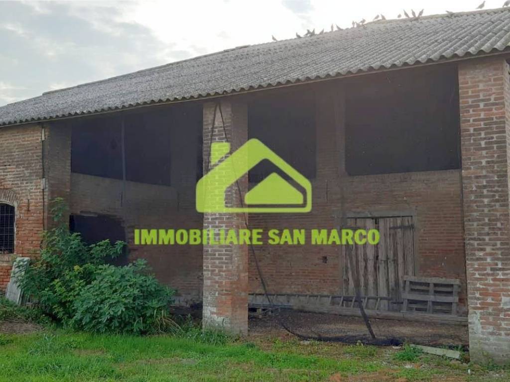 casa indipendente in vendita a Ferrara in zona Villanova