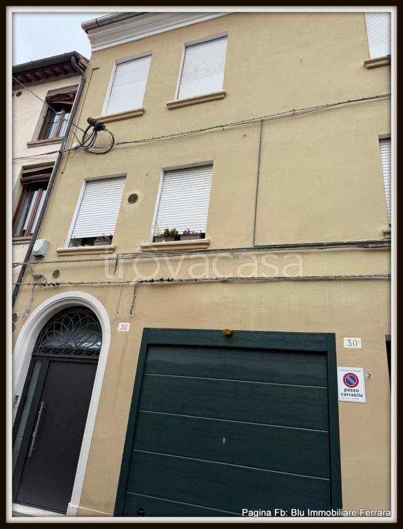 appartamento in vendita a Ferrara in zona Centro Storico