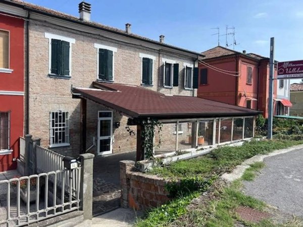 intera palazzina in vendita a Ferrara in zona Pontelagoscuro