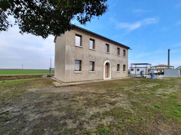 casa indipendente in vendita a Ferrara in zona Boara