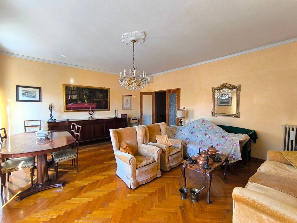 appartamento in vendita a Ferrara in zona Centro Storico