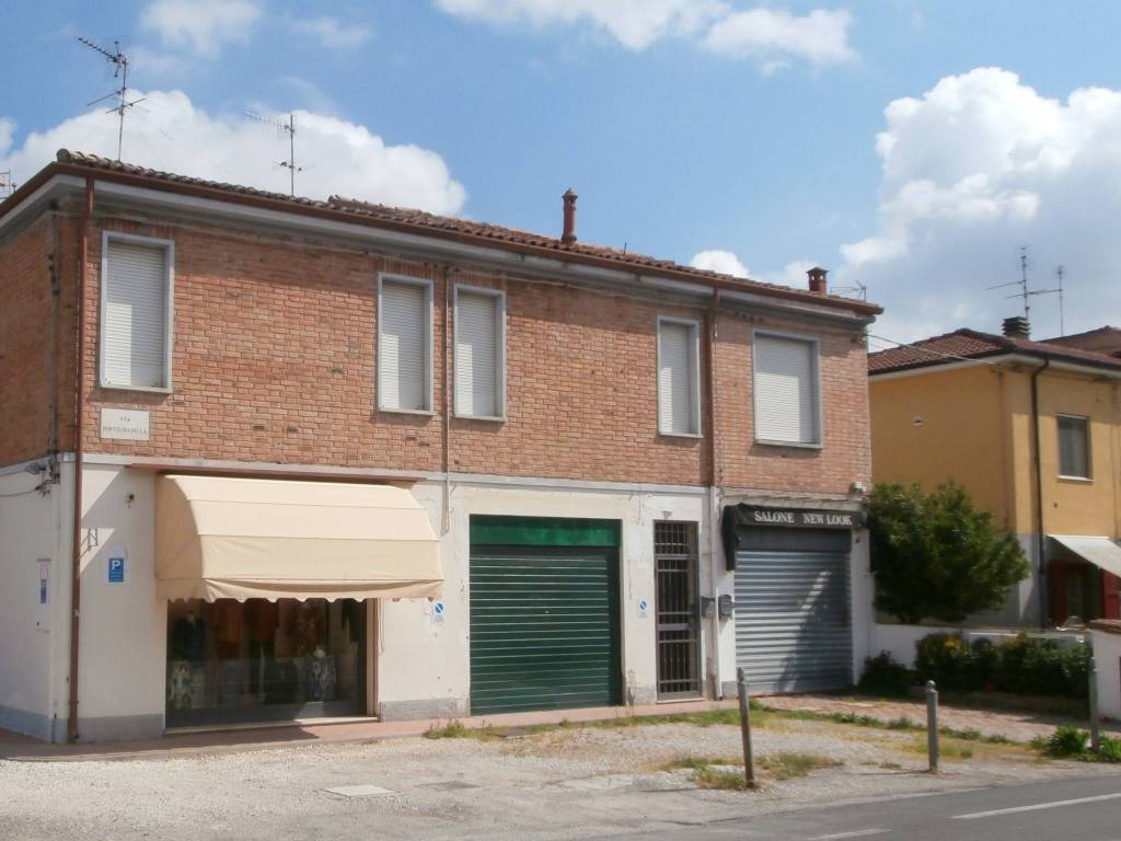 casa indipendente in vendita a Ferrara in zona Pontegradella